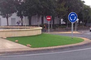 artificial grass for roundabouts